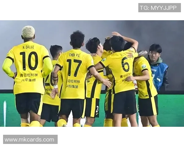 足球明星李阳的儿子崭露头角成为新一代足球希望之星