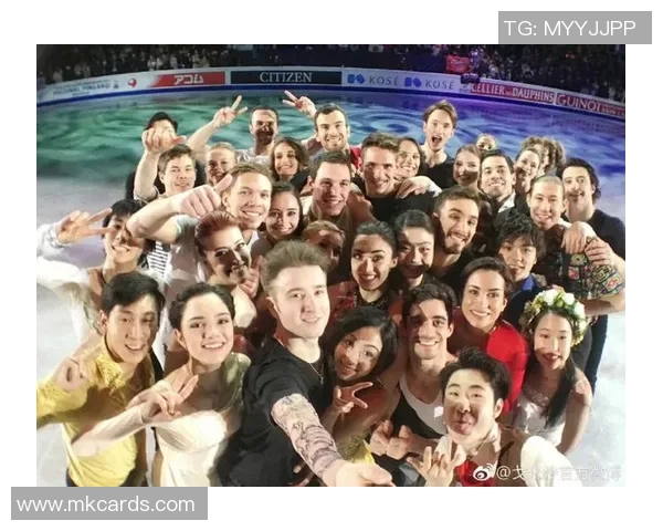 退役足球明星们的生活点滴合照展现友谊与激情的延续